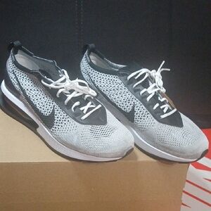 Nike Men's Black and White Flyknit Sneakers